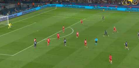 体育直播-半场：巴黎1-0利物浦，杜埃折射破门，马马尔达什维利屡救险